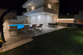 Luxury Villa Teo with heated swimming pool and panoramic view